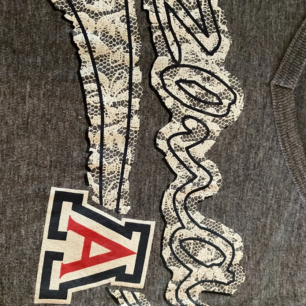EUC women’s L Arizona Wildcat lace tee - Picture 12 of 14
